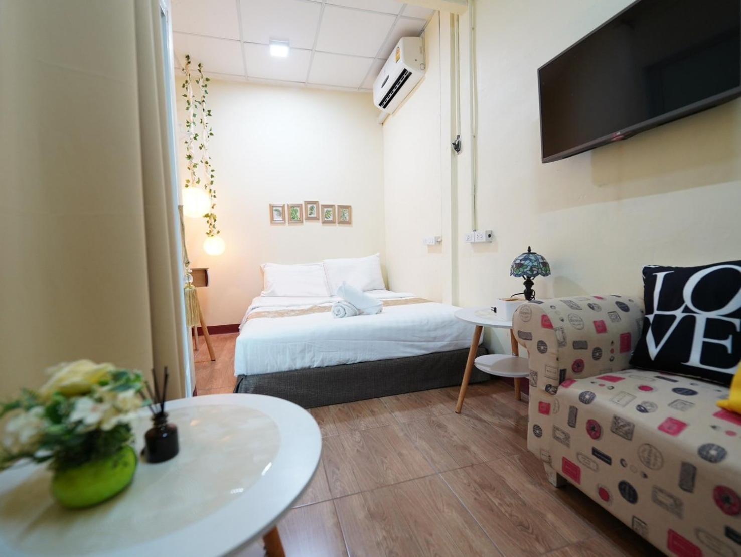曼谷 Ez Sleep @ Ratchada 19旅舍 外观 照片